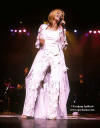 OliviaNewtonJohn9a.jpg (37749 bytes)